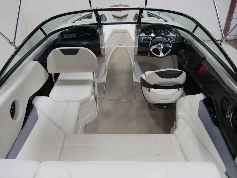 Slide: The Image of Monterey 234SS 2013 - 8