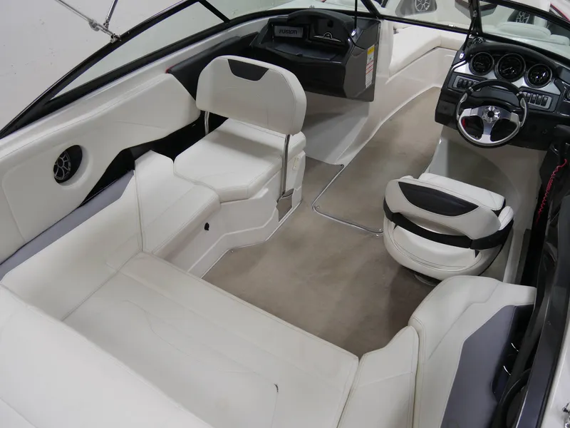 Slide: The Image of Monterey 234SS 2013 - 9