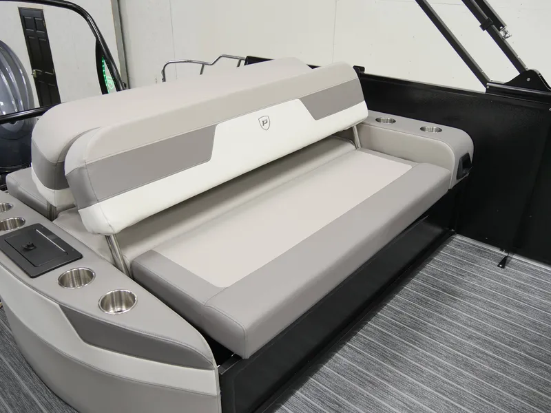 Slide: The Image of Premier 250 Solaris RL 2024 - 12