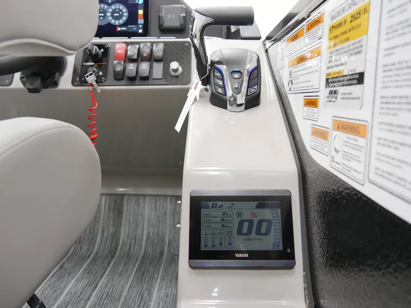 Slide: The Image of Premier 250 Solaris RL 2024 - 14