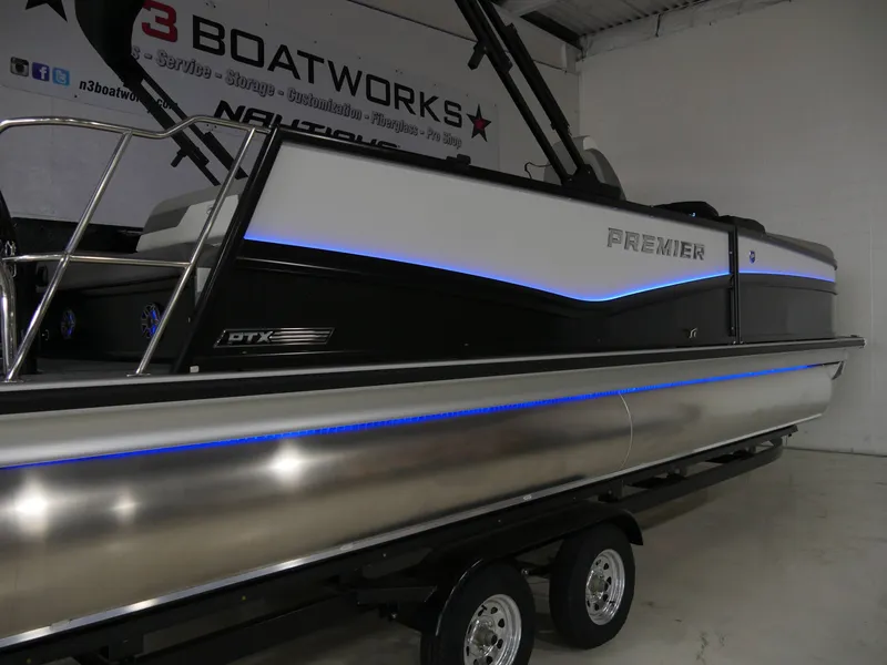 Slide: The Image of Premier 250 Solaris RL 2024 - 9