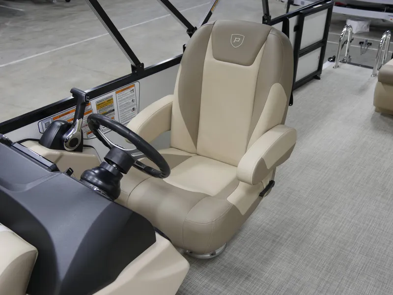 Slide: The Image of Premier 220 Sunscape RE XLC 2025 - 10