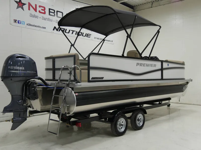 Slide: The Image of Premier 220 Sunscape RE XLC 2025 - 3