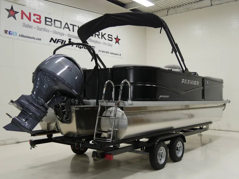 Slide: The Image of Premier 220 Sunscape RF XLC 2025 - 3