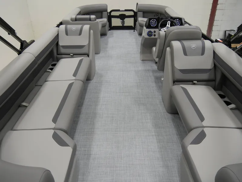 Slide: The Image of Premier 220 Sunscape RF XLC 2025 - 6