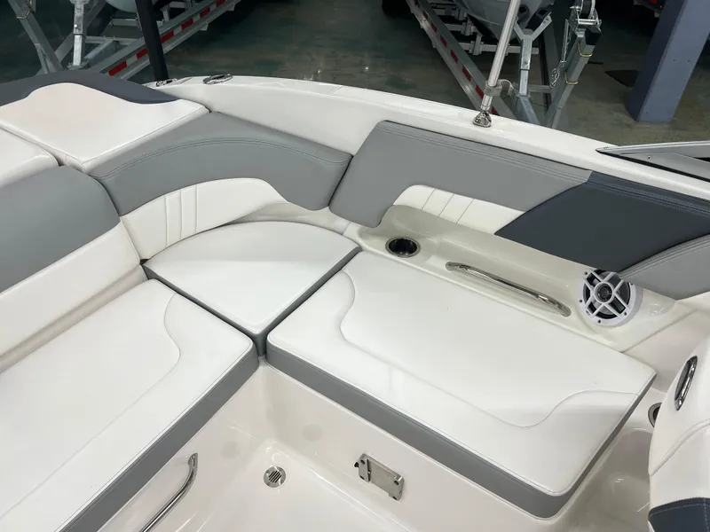 Slide: The Image of Chaparral 23 SSi 2021 - 7