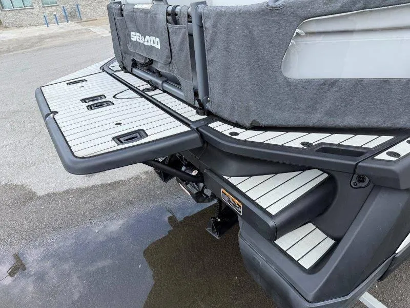 Slide: The Image of Sea-Doo SWITCH SPORT 18' 230HP 2023 - 13