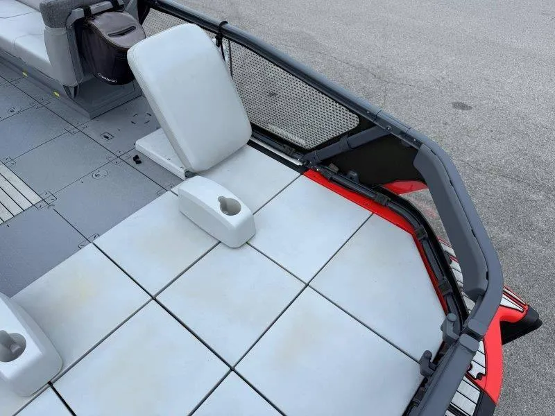 Slide: The Image of Sea-Doo SWITCH SPORT 18' 230HP 2023 - 15