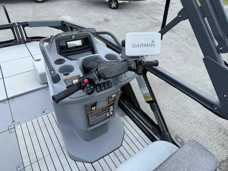 Slide: The Image of Sea-Doo SWITCH SPORT 18' 230HP 2023 - 22