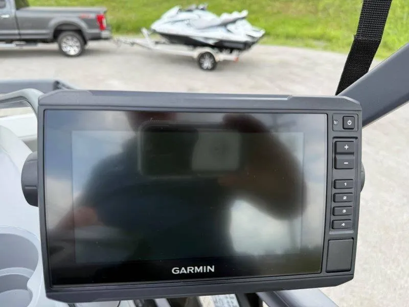 Slide: The Image of Sea-Doo SWITCH SPORT 18' 230HP 2023 - 23