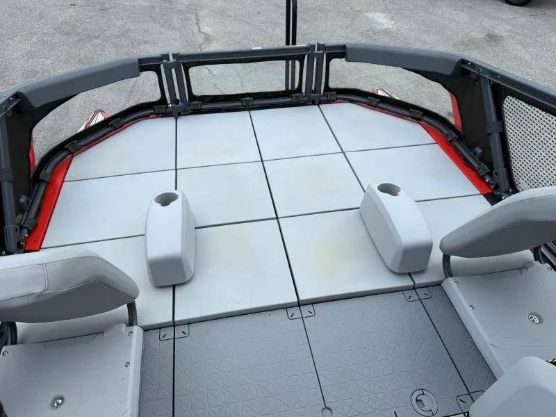 Slide: The Image of Sea-Doo SWITCH SPORT 18' 230HP 2023 - 29