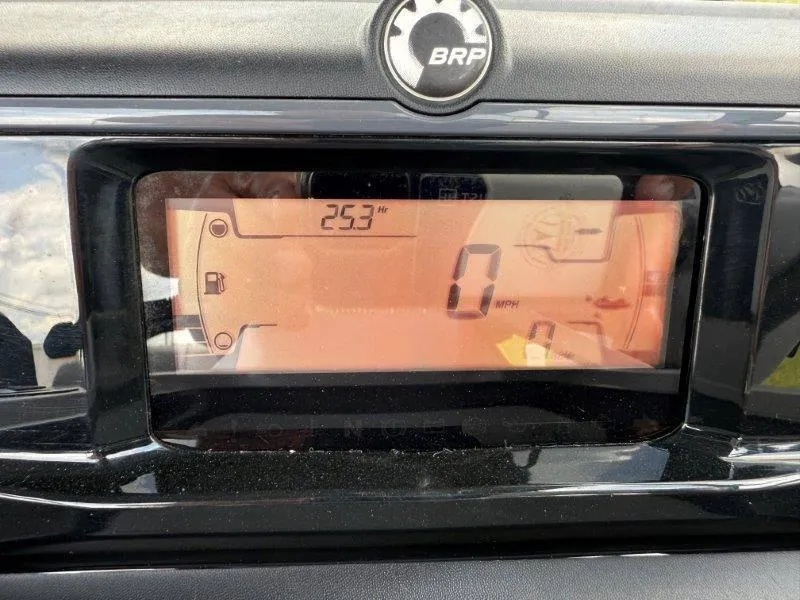 Slide: The Image of Sea-Doo SWITCH SPORT 18' 230HP 2023 - 38