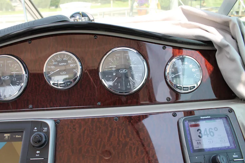 Slide: The Image of Sea Ray Sundancer 330 2012 - 65