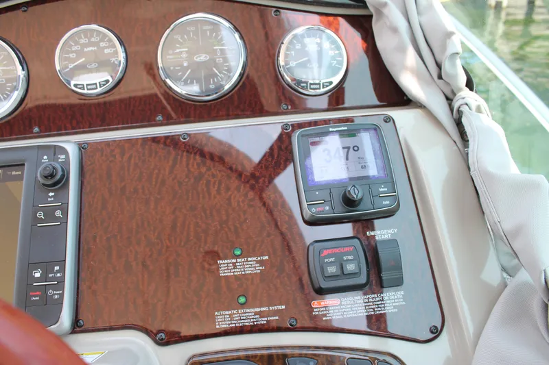 Slide: The Image of Sea Ray Sundancer 330 2012 - 66