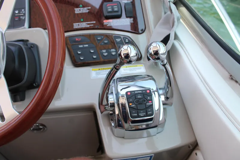 Slide: The Image of Sea Ray Sundancer 330 2012 - 68