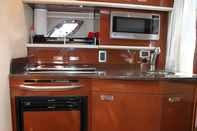 Slide: The Image of Sea Ray Sundancer 330 2012 - 79