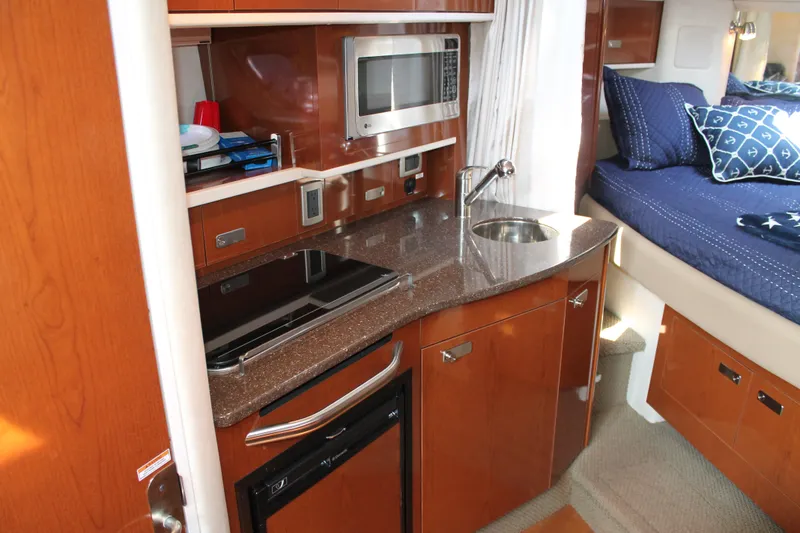 Slide: The Image of Sea Ray Sundancer 330 2012 - 80