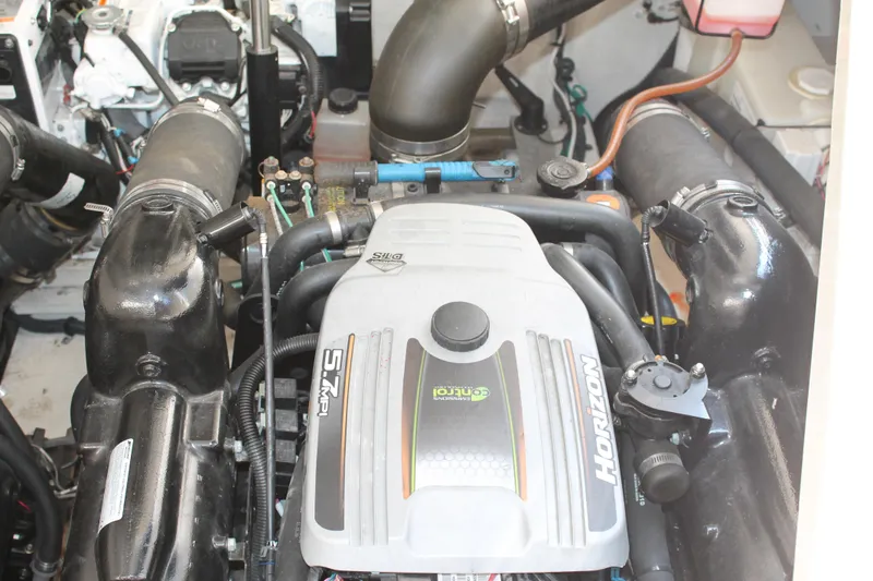 Slide: The Image of Sea Ray Sundancer 330 2012 - 83