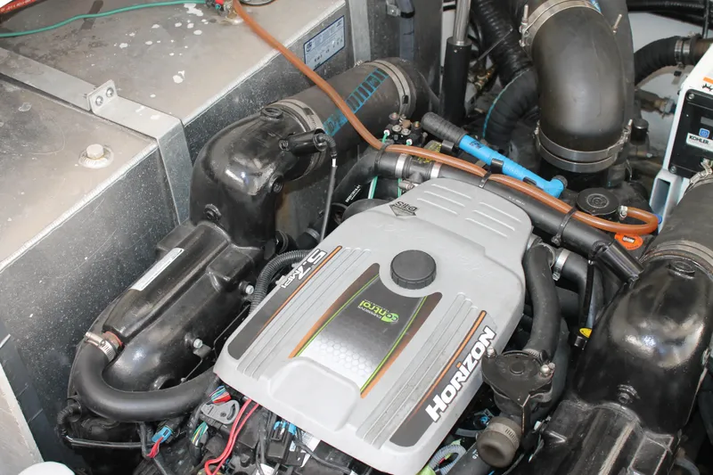 Slide: The Image of Sea Ray Sundancer 330 2012 - 84