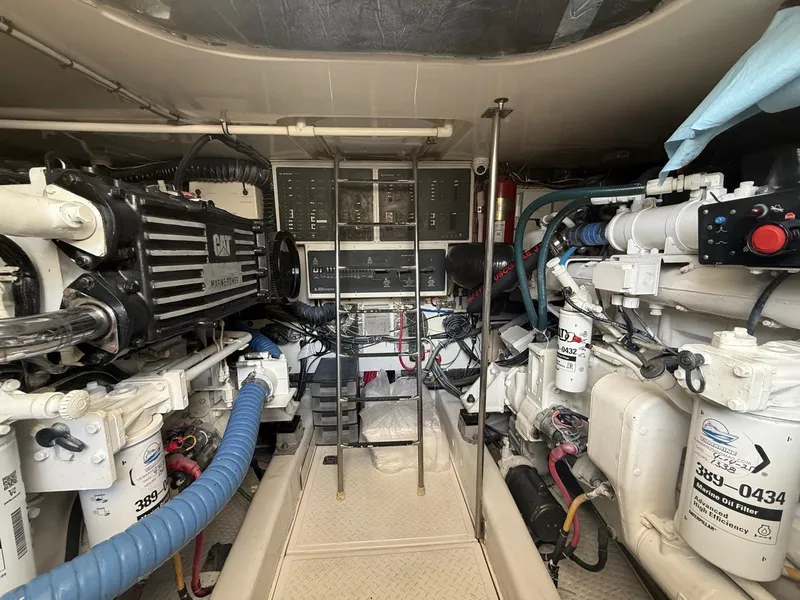 Slide: The Image of Tiara 5200 Express 2000 - 51