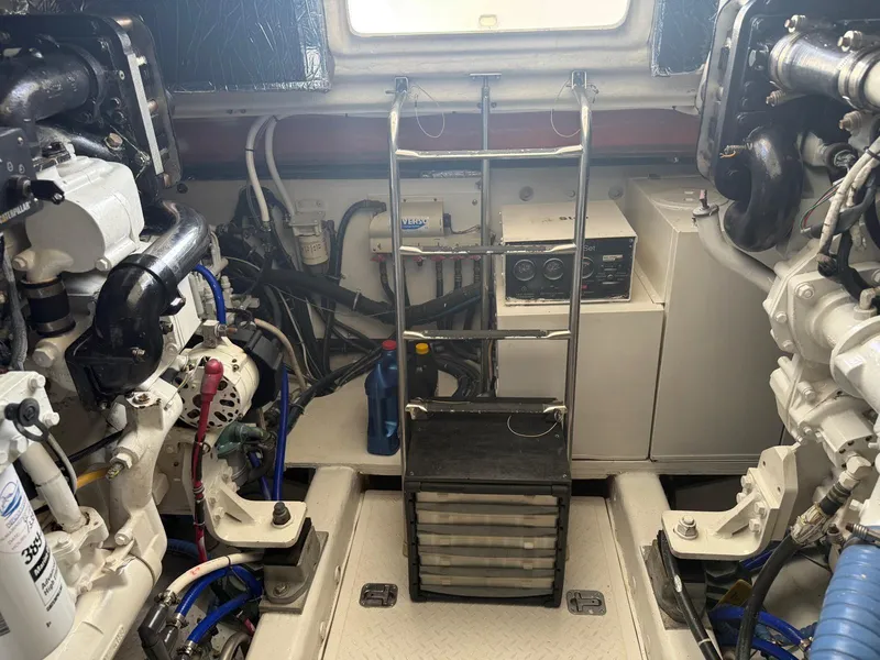 Slide: The Image of Tiara 5200 Express 2000 - 53