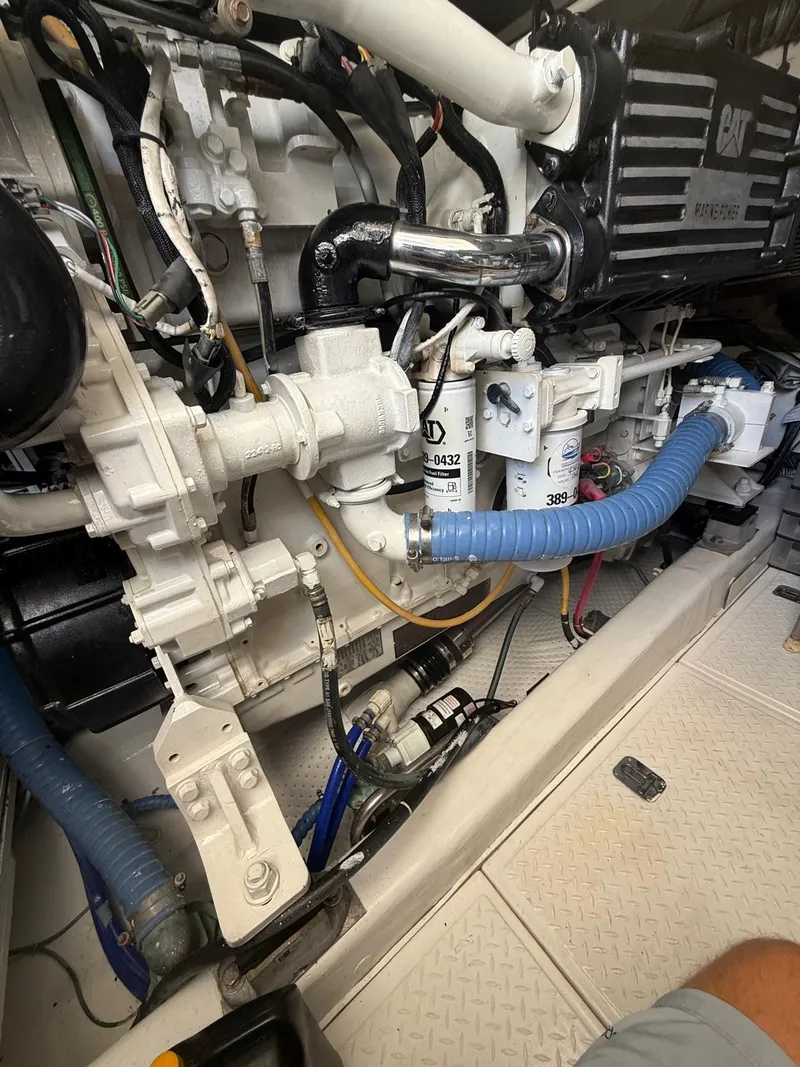 Slide: The Image of Tiara 5200 Express 2000 - 54