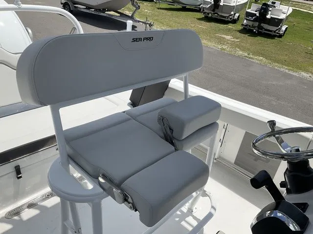 Slide: The Image of Sea Pro 225FLX Sandbar 2026 - 10