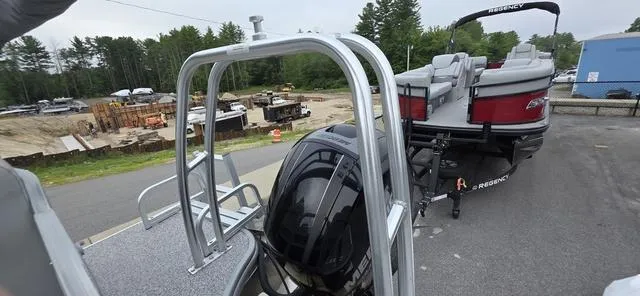 Slide: The Image of Lowe 210 SS 2019 - 15