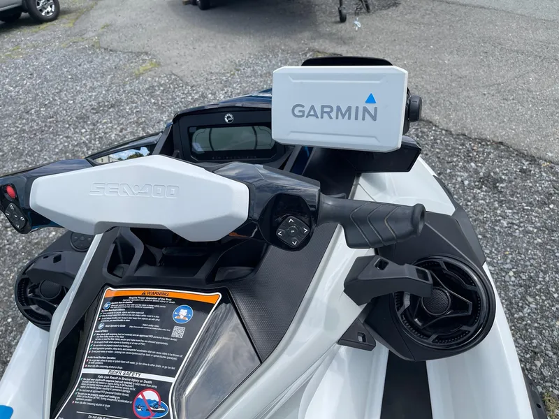 Slide: The Image of 2022 Sea-Doo Fishpro Sport 170 with Garmin GPS, detailed dashboard view. - 15