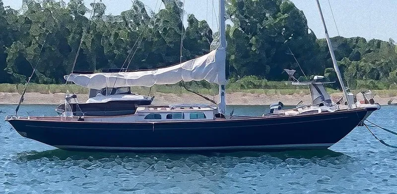 Slide: The Image of 2005 Morris M36 Daysailer on calm water - 1