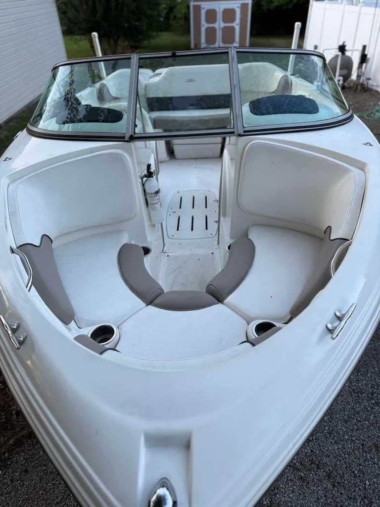 Slide: The Image of Mariah R19.9 Bowrider 2010 - 2