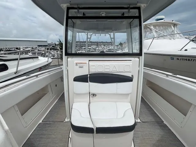 Slide: The Image of Robalo R302 Center Console 2019 - 3