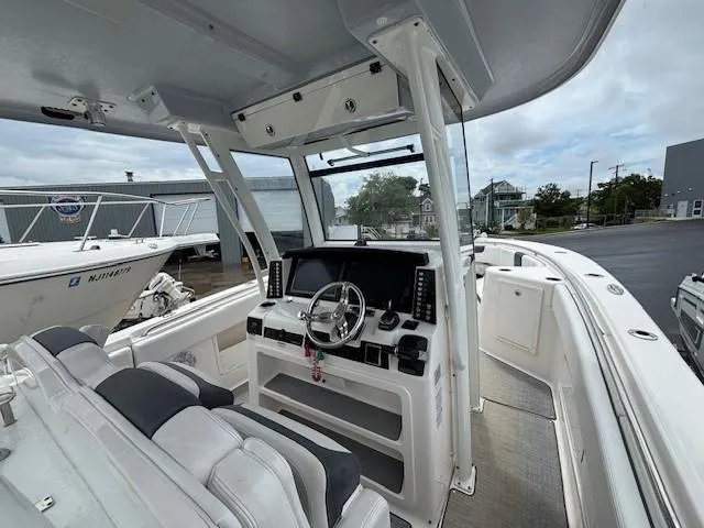 Slide: The Image of Robalo R302 Center Console 2019 - 5