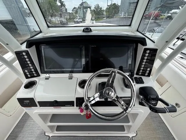 Slide: The Image of Robalo R302 Center Console 2019 - 6