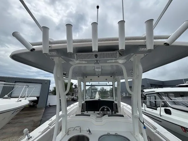 Slide: The Image of Robalo R302 Center Console 2019 - 8