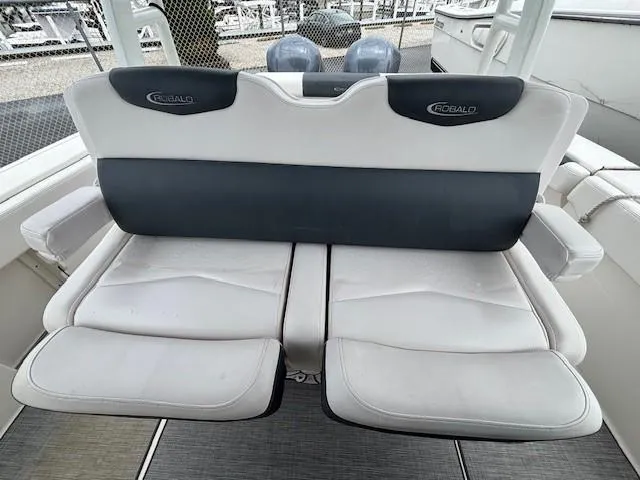 Slide: The Image of Robalo R302 Center Console 2019 - 9