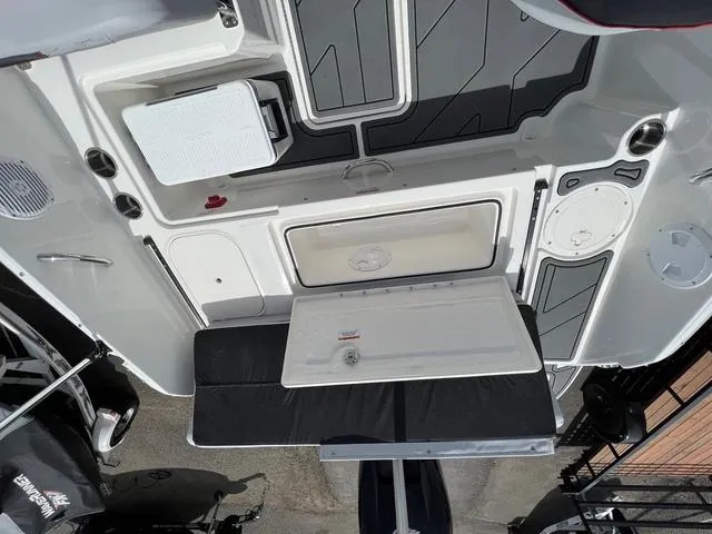 Slide: The Image of Bayliner Element M19 2023 - 19