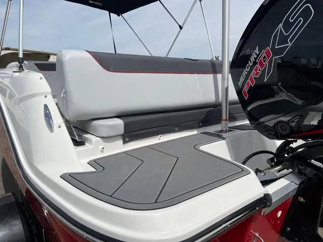 Slide: The Image of Bayliner Element M19 2023 - 28