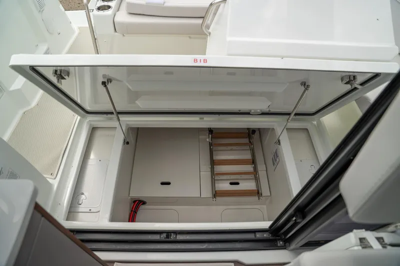 Slide: The Image of Beneteau Antares 9 2025 - 10