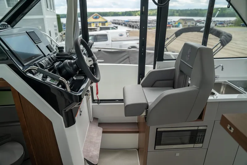 Slide: The Image of Beneteau Antares 9 2025 - 18