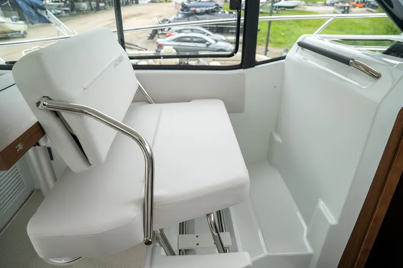 Slide: The Image of Beneteau Antares 9 2025 - 21