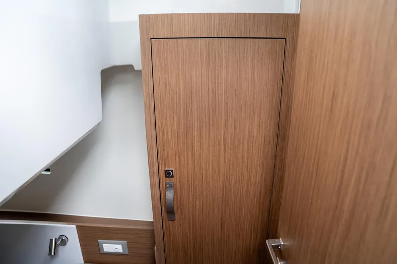 Slide: The Image of Beneteau Antares 9 2025 - 31