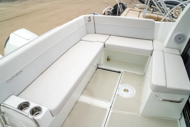 Slide: The Image of Beneteau Antares 9 2025 - 8