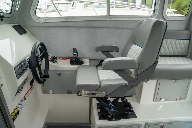 Slide: The Image of Defiance Admiral 250 EX 2025 - 14