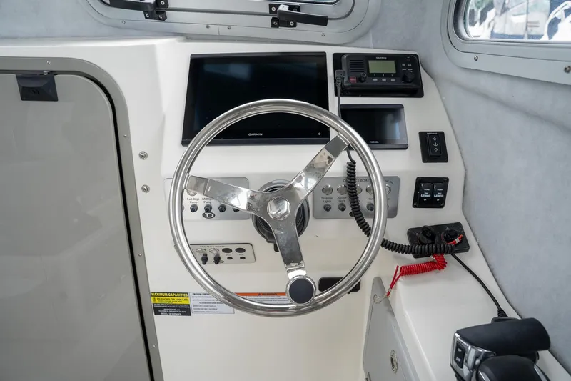 Slide: The Image of Defiance 260 Admiral EX 2025 - 19