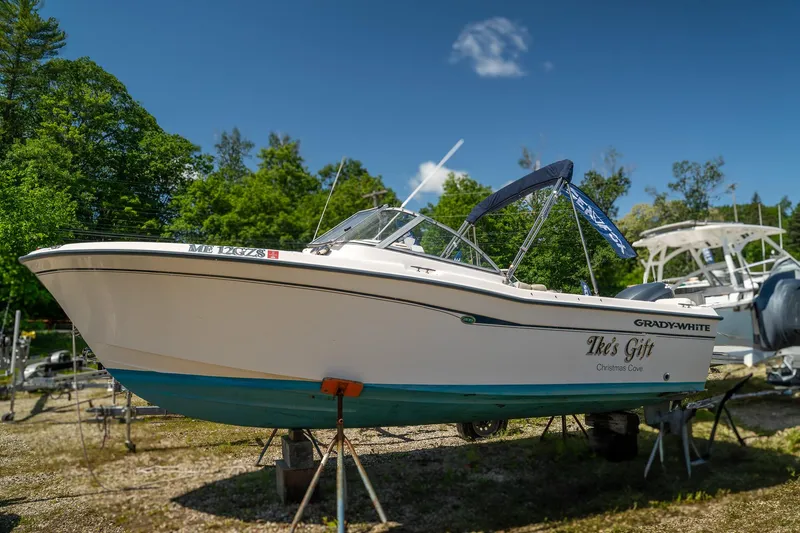 The Image of Grady-White Tournament 205 2005 - 1