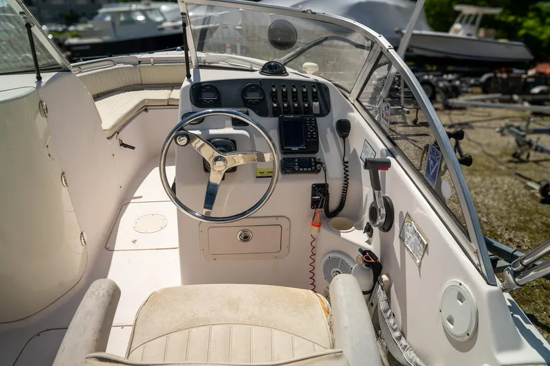 Slide: The Image of Grady-White Tournament 205 2005 - 15