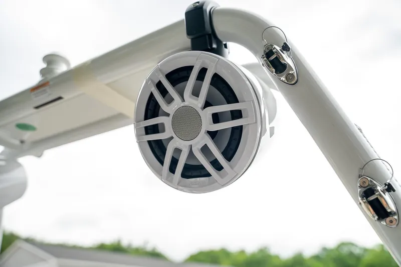 Slide: The Image of Highfield Velox 420 2025 - 17