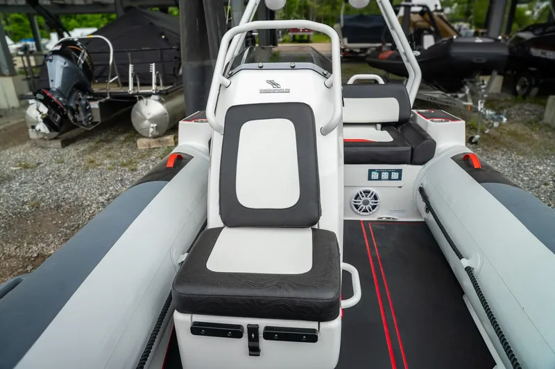 Slide: The Image of Highfield Velox 420 2025 - 11