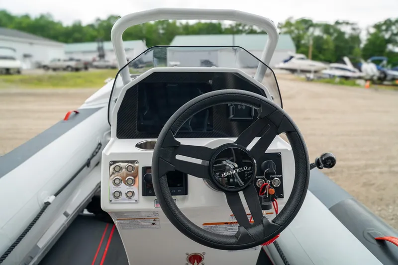 Slide: The Image of Highfield Velox 420 2025 - 13